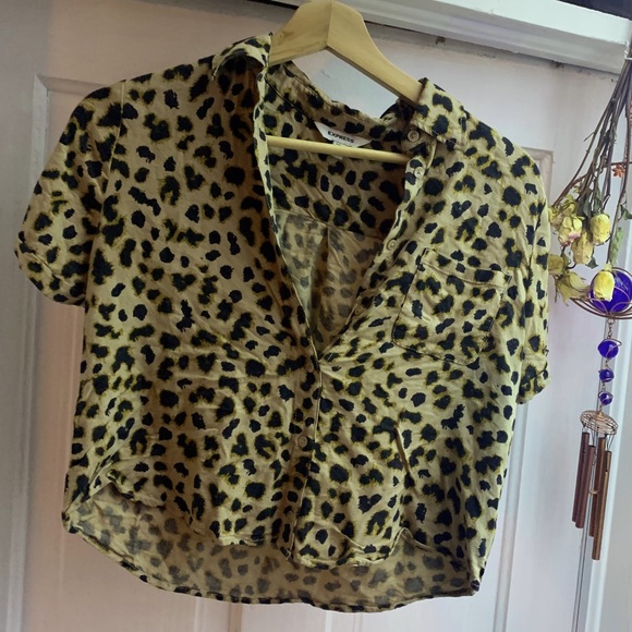 *EXPRESS* ~ BUTTON UP COLLARED CROP TOP - Picture 1 of 8